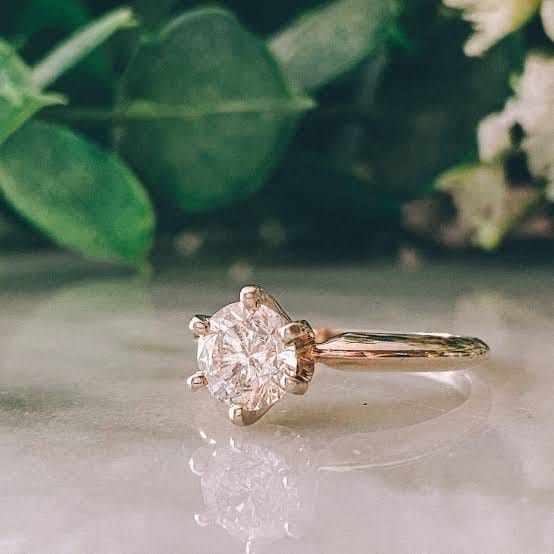 CLASSIC SOLITAIRE RING