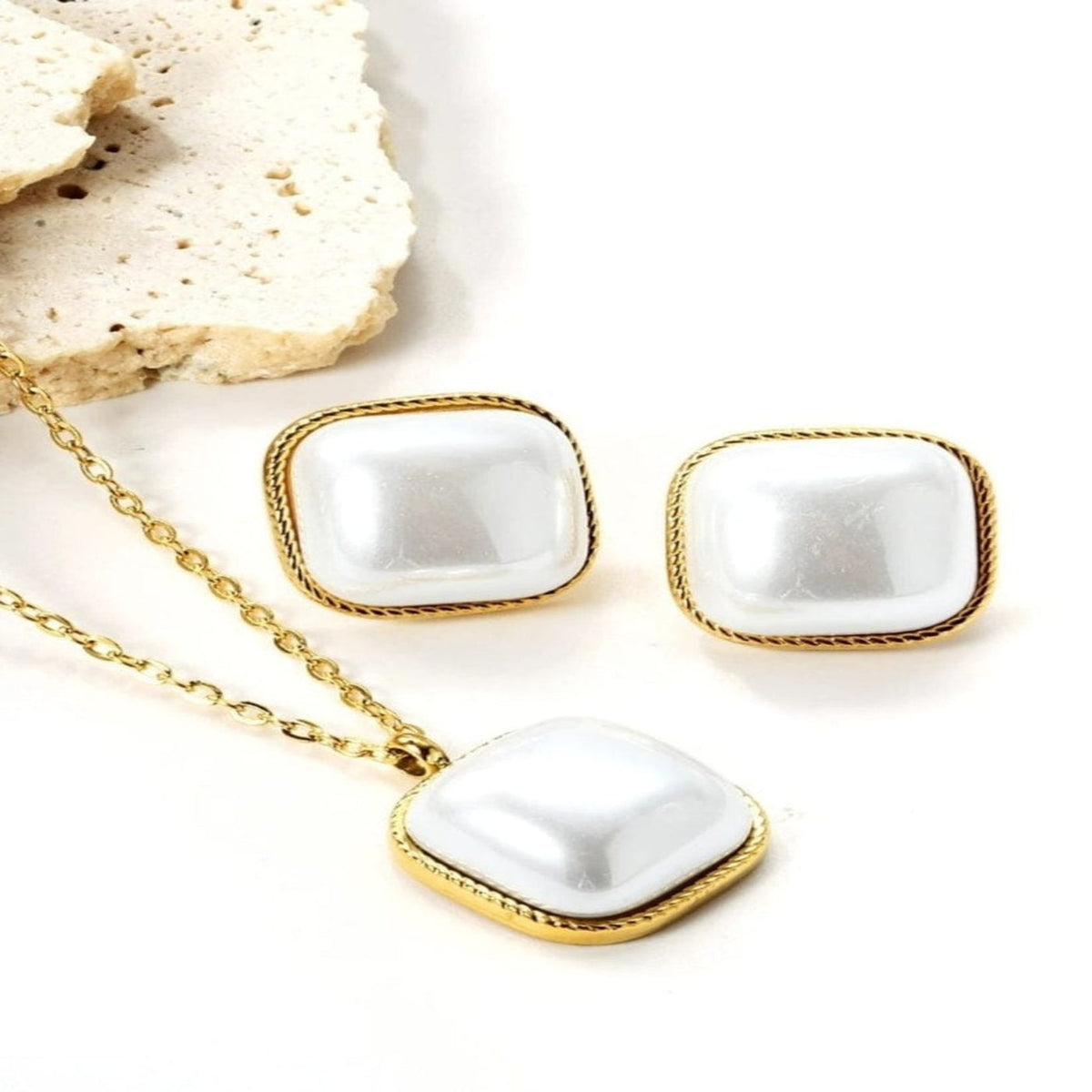 WHITE STONE GOLD JEWELRY SET