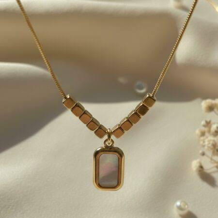 LEYERED RECTANGLE PENDANT NECKLACE