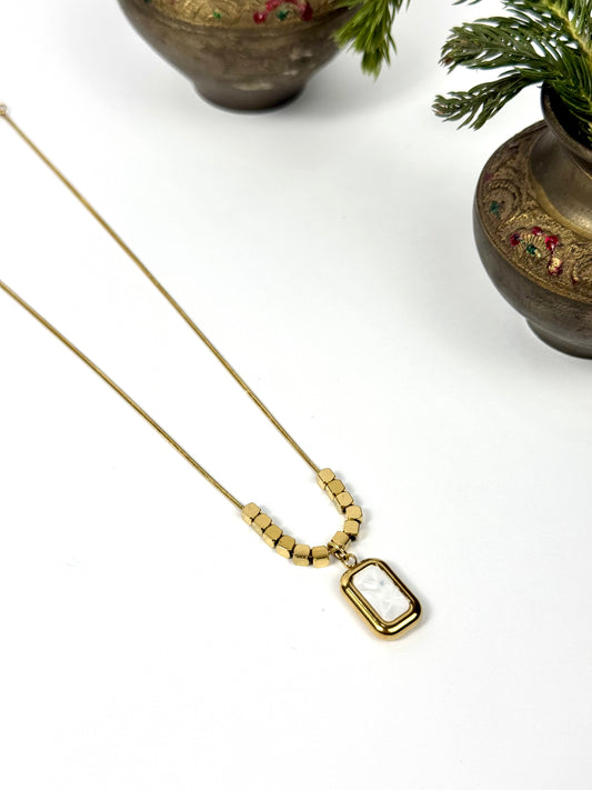 LEYERED RECTANGLE PENDANT NECKLACE
