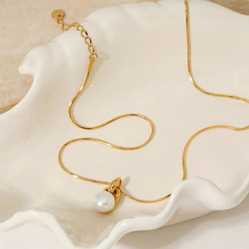 PEARL HALO PENDANT NECKLACE
